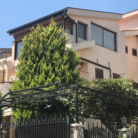 Villa Sofija Apartaments Bar Buitenkant foto